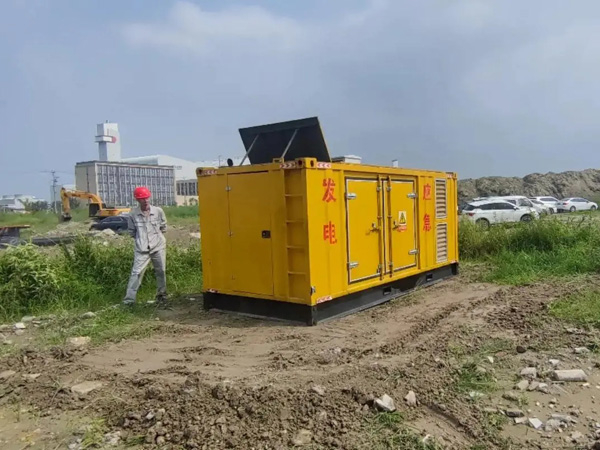 普宁200KW柴油发电机机组每小时的油耗量受哪些因素影响？