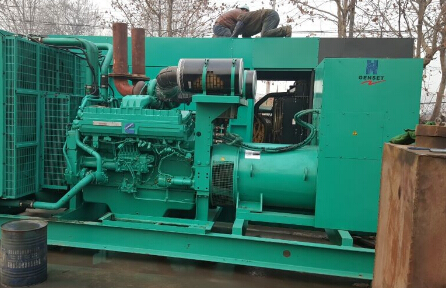 普宁发电机组如何判断水冷式机油散热器内部是否需要清洗？